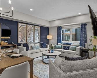 Ground Floor Gem|mountain View|2 Kings|pool & Bbq - Dead Man's Flats - Sala de estar