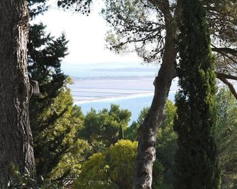 Appartement confortable à Hyères avec piscine privée - Hyères - Outdoors view
