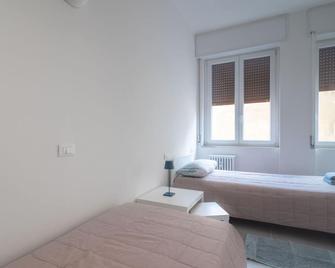 Central Apartment in Mantova near the Station! - Mantua - Schlafzimmer
