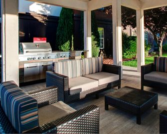 TownePlace Suites by Marriott Fresno - Fresno - Patio