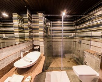 Deep Woods Resort - Munnar - Bathroom
