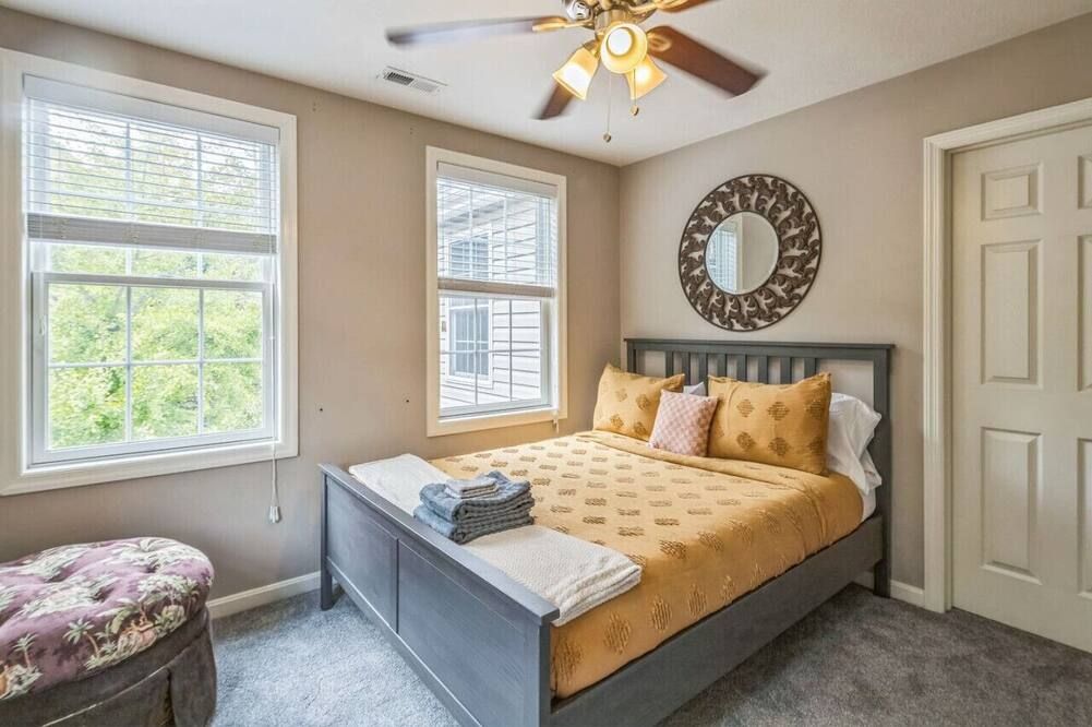 South Side Luxury - Walk to Carson Street and Parking - פיטסבורג - חדר שינה