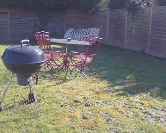 Chez Serge N 107 Jardin Parking Animaux 4 Pers - Nœux-les-Mines - Patio