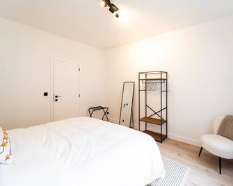 Spacious 2-Bedroom Apartment in Antwerp - 7 Guests - Antwerpen - Sovrum