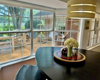 Equestrian Estate Farmhouse at Laurel Hill Farm - Crestview