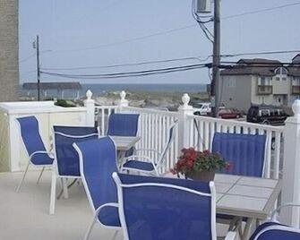 A Stones Throw To Beach Located Near All Attractions - Beach Haven - Balcony