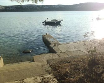 Apartments Ivan1 - Novalja - Beach