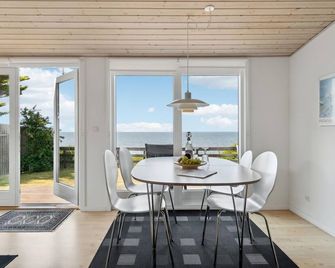 Amazing home in Rønne - Rønne - Essbereich