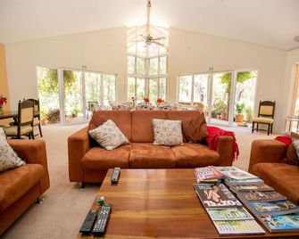 Margaret River Bed & Breakfast - Margaret River - Living room