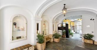 Boutique Hotel Dom - Rooms & Suites - Graz - Lobby