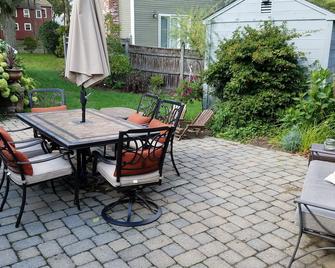 Private, Spacious Suite, Private Entrance, near Boston - Reading - Patio