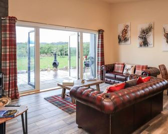 Pine Marten, Pet Friendly, Character Holiday Cottage In Dornoch - Dornoch - Living room