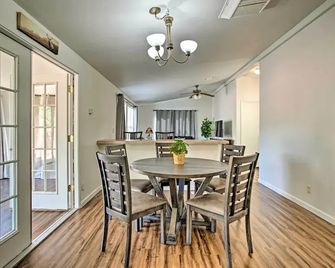 Sedona Home With View, Half-MI To Chimne - Sedona - Dining room