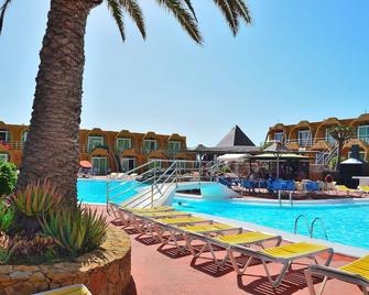 Aparthotel la Piramide - Caleta de Fuste - Piscina