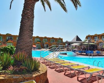 Aparthotel la Piramide - Caleta de Fuste - Pool