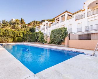 Lovely Apartment In Malaga With Wifi - Málaga - Piscina