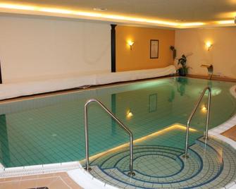 Hotel Balneolum Superior - Quedlinburg - Piscina