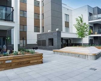 Modern Condo in the Heart of Calgary - Calgary - Building