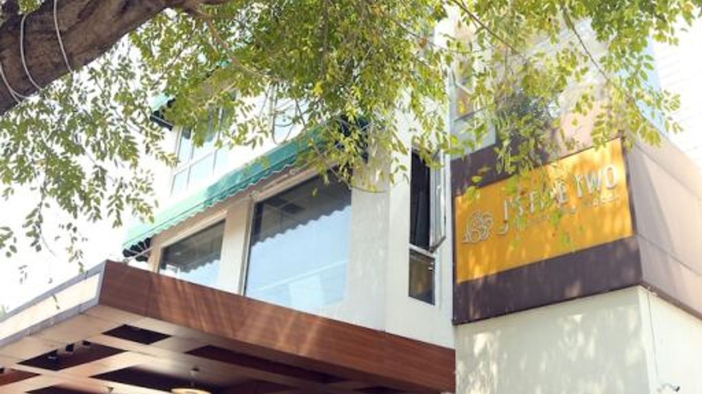 Treebo Premium Twin Star