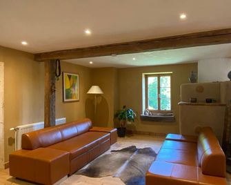 Point du Jour farm with sauna, whirlpool and swimming pool - Sainte-Marie-aux-Mines - Huiskamer