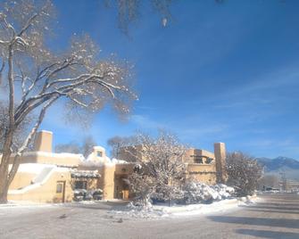 Sagebrush Inn & Suites - Taos - Κτίριο