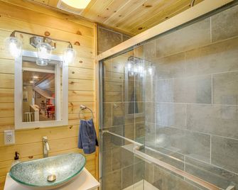 Quiet Country Studio Between Saugatuck and Holland! - Holland - Bathroom