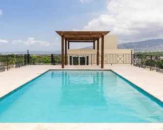 Choose To Be Happy at Twenty 2A with Pool - Kingston - Pool