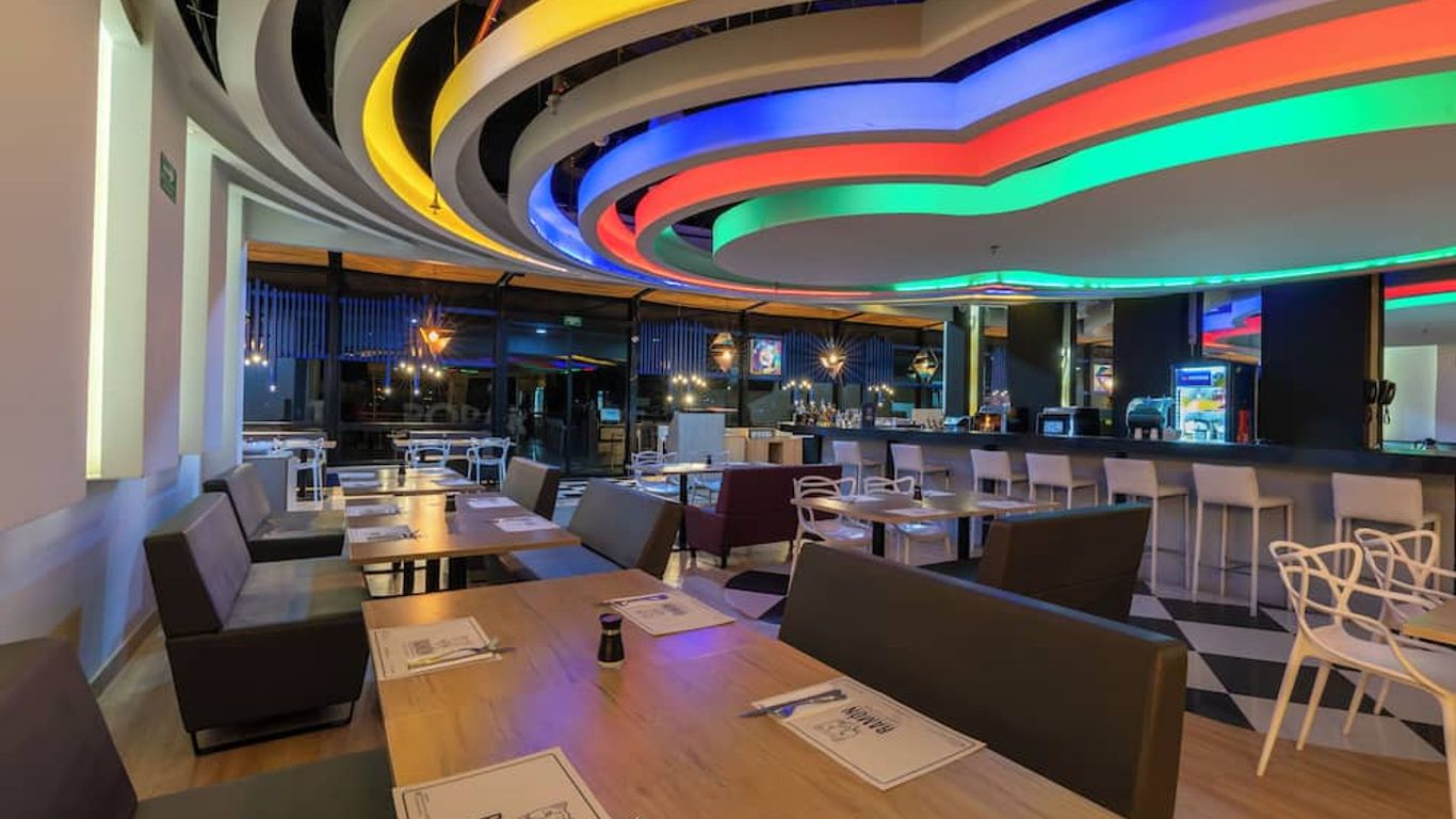 Pop Art Hotel Tocancipá y Centro de Convenciones