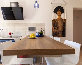 Italian Experience-My Florence City Apartment - Firenze - Ruang makan