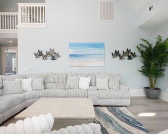 Fins & Feathers! Ocean view and just so pretty! - Gilchrist - Sala de estar