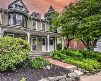 Victorian Manor on Main w 6 beds-10 mins to Lanc - Mountville - Edificio