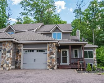 Valhalla on Mystic Creek - Oakland - Edificio