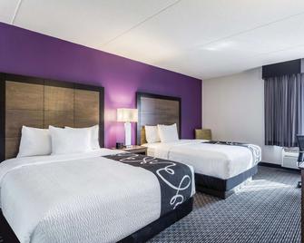 La Quinta Inn & Suites by Wyndham Columbia / Fort Meade - Jessup - Bedroom
