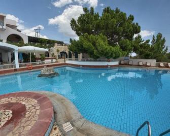 芳香克里特酒店 - 伊拉皮塔 - 依拉佩特拉 - 游泳池