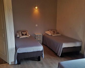 La Cachette D'ampelopsis - 키호블르 - 침실