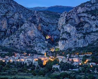 Gorges du Verdon 2 Grandes Chambres, sdb et Terrasse Avec Superbe vue - Puimoisson - Edificio