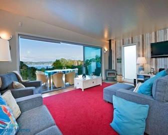 The Black Bach - Russell - Sala de estar