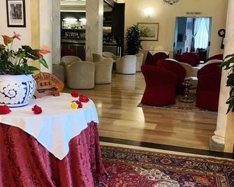 Hotel Savoia Palace - Chianciano Terme - Lobby
