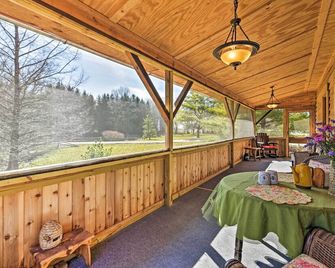 Honey House Cabin - A Quiet Countryside Retreat! - Nappanee - Balcón