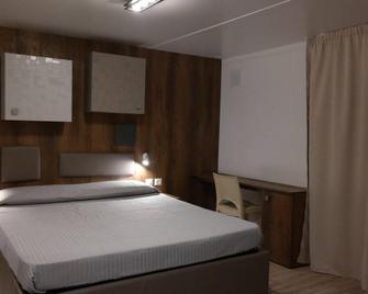 Villaggio Turistico dei Tigli - Padenghe sul Garda - Schlafzimmer
