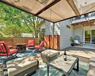 Wow! 5-Star Luxury ~ Safe & 3M to DT ~ - Austin - Patio
