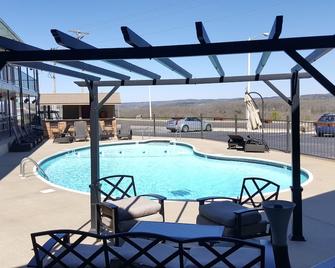 The Park at Foxborough Resort - ברנסון - בריכה