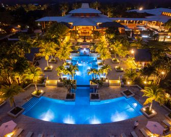 إندورا بيتش آند غولف ريزورت كوريو كوليكشن باي هيلتون - Tornabé - حوض السباحة