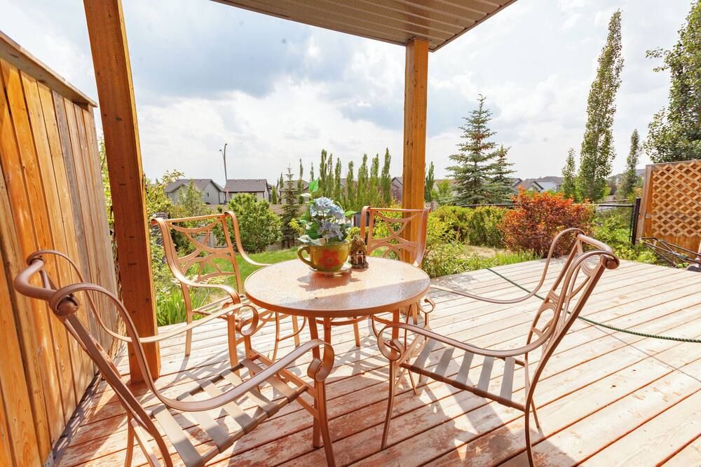 Cozy tidy private | Sunset Garden - Cochrane - Balcón