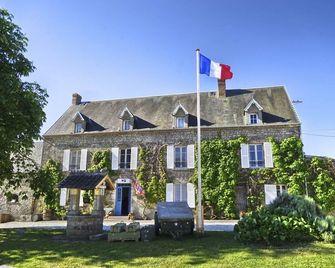 Domaine Airborne - Carentan-les-Marais - Building