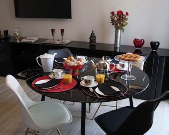 Calefati Gallery Luxury Apartment - Bari - Comedor