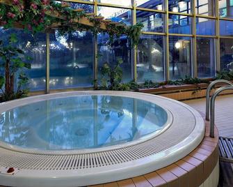 Sport & Spa Hotel Vesileppis - Leppävirta - Pool