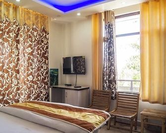 Pink Park By Panache Hotel - Bīr