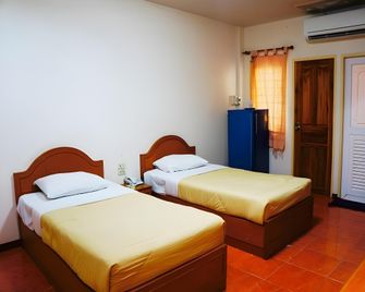 Tonkhoon Hotel - Chaiyaphum - Habitación