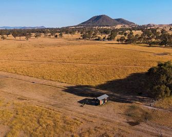 Billy Button 1 by Tiny Away - Bonnie Doon - Vista del exterior